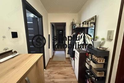 Apartament cu 3 camere decomandat în Craiovița Nouă