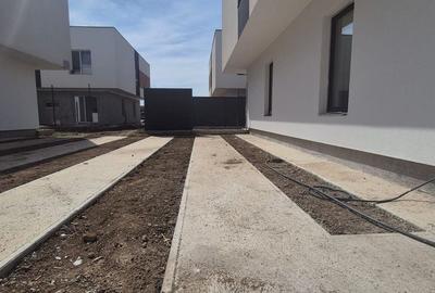 Duplex cu 4 camere cu Canalizare în Titan - 10