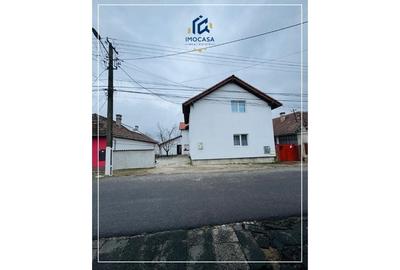 Casă cu 11 camere cu Canalizare în Vladimirescu - 1