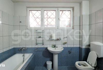 Casă cu 10 camere cu Canalizare în Domenii - 9