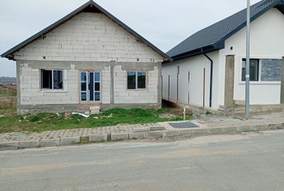 Casă cu 3 camere cu Canalizare în Valu lui Traian - 3