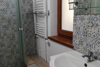 Inchiriez apartament 2cam.situat la etaj in vila la curte in Dumbrava-Rosie. - 5