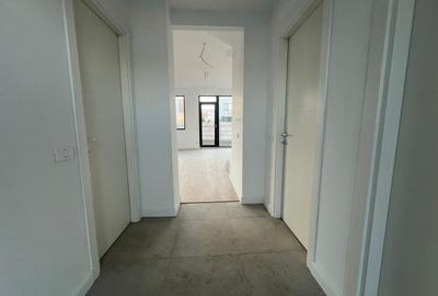 LA CHEIE! The Class Villas Tunari, TEREN 300 MP școală Americana 3 min. - 3