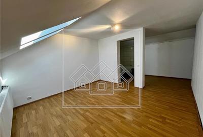 Ap cu 2 camere, 45 mp utili, pod - Zona Strand - 8