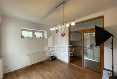 Casă individuală cu 6 camere cu Canalizare în Lipovei - 8