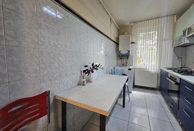 Apartament cu 2 camere decomandat în Piața Centrală - 2