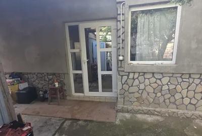 Casă cu 4 camere cu Teren 1400 Mp în Boldești - 1