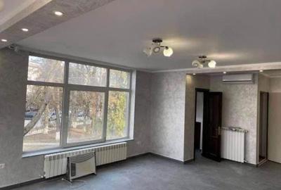 Spațiu comercial, în Central - 11