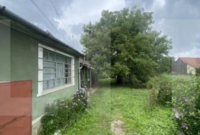 Casă cu 3 camere cu Teren 2100 Mp în Central