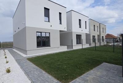 Duplex cu 5 camere cu Canalizare în Sânandrei - 3