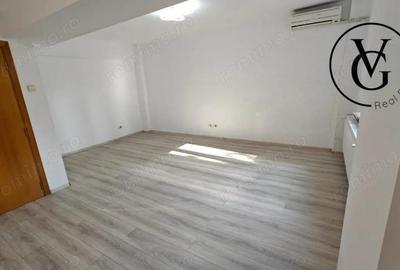 Garsonieră decomandată în P-ța Universității - 3