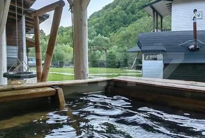 Casă cu Teren 3300 Mp în Central - 1