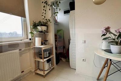 Apartament cu 4 camere semidecomandat în Dacia