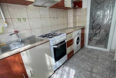 Apartament de inchiriat, cu 3 camere, 75 mp, zona Podul Ros - 5