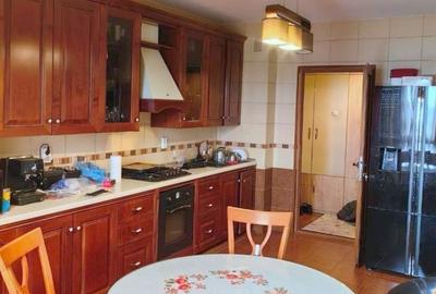 Apartament de vânzare - 4 camere, Strada Tecuci, Bloc Vega
