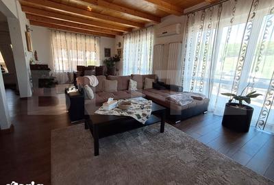 Casă cu 5 camere cu Teren 1260 Mp în Central - 3