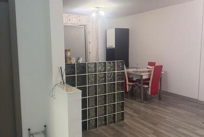 Apartament cu 2 camere semidecomandat în Florești