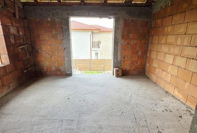 Casă cu 5 camere cu Teren 450 Mp în Păulești - 11