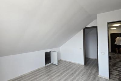 Apartament cu 3 camere semidecomandat în Central - 1