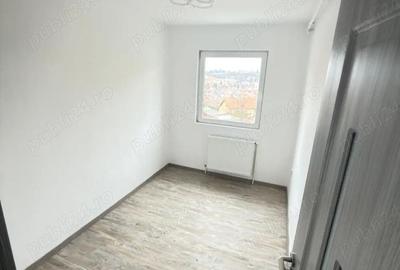Apartament cu 3 camere semidecomandat în Central - 7