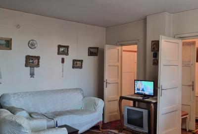 Piata Romana- metrou, 2 camere , 56mp - 8