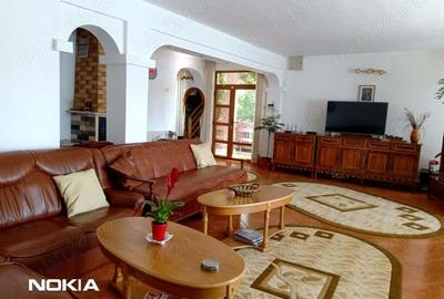 Casă cu 8 camere cu Teren 350 Mp în Eșelnița - 2