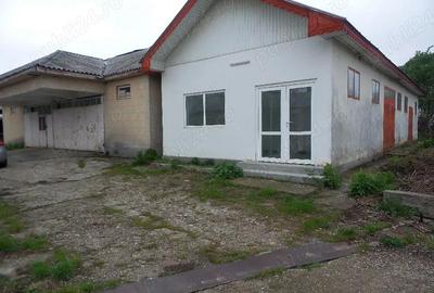 Spațiu comercial, de 370 mp, în Central - 4