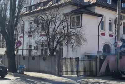 Casă cu 8 camere cu Canalizare în Barbu Văcărescu - 3