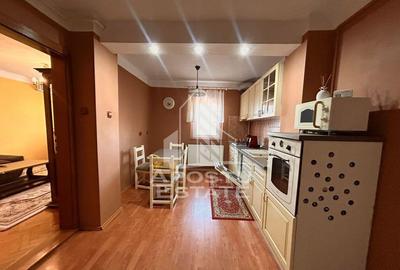 Apartament cu 2 camere, Central, Centrala Proprie - 2