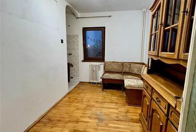 Apartament cu 3 camere decomandat în Nufărul - 6