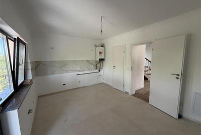 Casă cu 4 camere cu Canalizare în Bârnova - 11