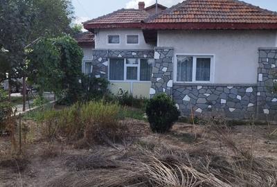 Casă cu 4 camere în Ciolpani - 1