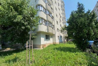 Apartament spatios - centrala proprie