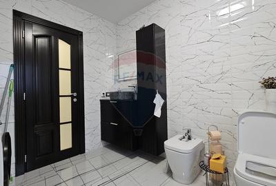 Casă cu 5 camere cu Teren 2500 Mp în Moara Nica - 24