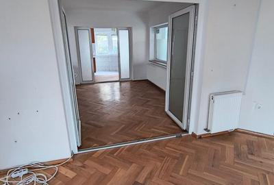 Casă cu 4 camere cu Canalizare în Central - 8