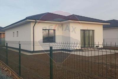 Oportunitate - Casa semifinisata in Satu Nou de Jos - 1