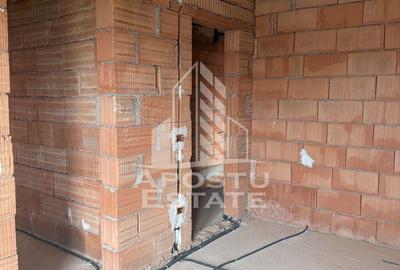 Casă cu 4 camere cu Teren 278 Mp în Bazoș - 4