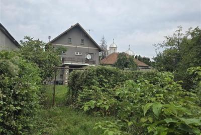 Imobil cu potential, constructie solida cu 2 apartamente,+demisol si garaj, Bras - 30