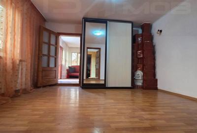 Casă cu 3 camere cu Teren 2096 Mp în Central - 8