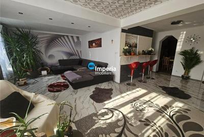 Casă individuală cu 7 camere în Bucium
