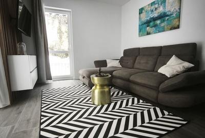 Apartament Premium 2 camere Central ( garaj subteran + boxa) - 1