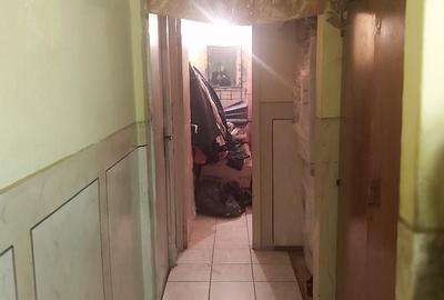 Apartament cu 4 camere decomandat în Tractorul - 8