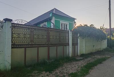 Casa de vânzare langa padure-liniște, aer curat