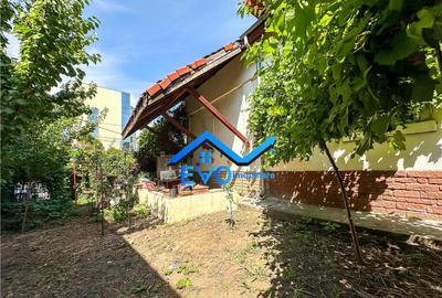 Corp de casa, prima , 3 camere, 70 mp, zona Copou - 1