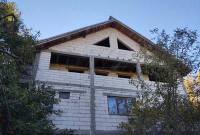 Casă cu 5 camere în Păușești - 2