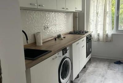 Apartament cu 3 camere decomandat, mobilat în Alexandriei