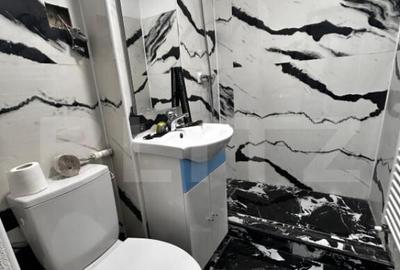 Apartament cu 3 camere, decomandat, etaj 2, zona 9 Mai - 5