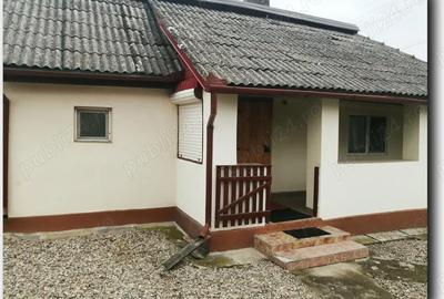 Casă cu Teren 1500 Mp în Roșiori - 2