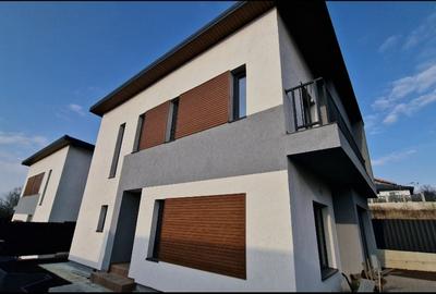 Casă individuală cu 4 camere cu Canalizare în Bârnova - 1