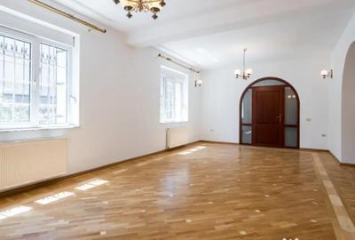 Casă cu 7 camere cu Teren 280 Mp în 1 Mai - 12
